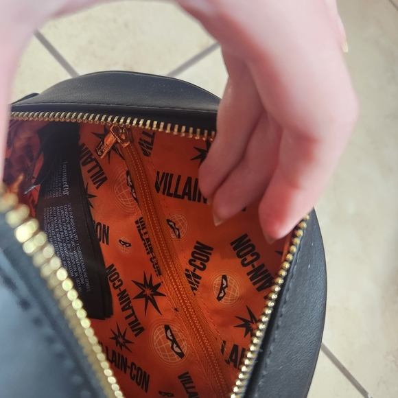 Loungefly Villian-Con Minions Round Yellow and Black Crossbody Bag - Picture 5 of 5